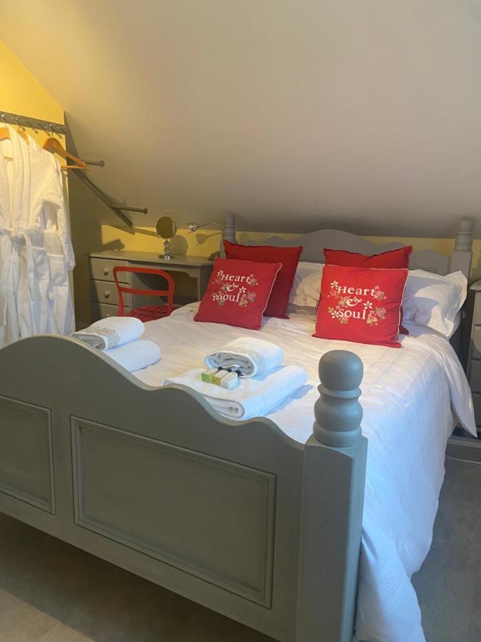 דנגאנון Ashbrook House Apartments מראה חיצוני תמונה
