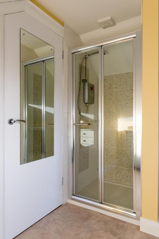 דנגאנון Ashbrook House Apartments מראה חיצוני תמונה